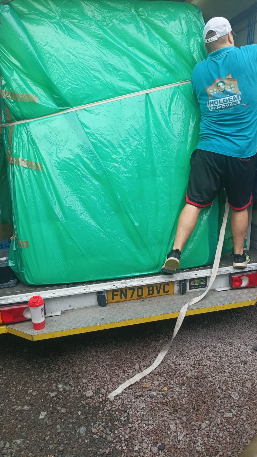 Holdem Removals